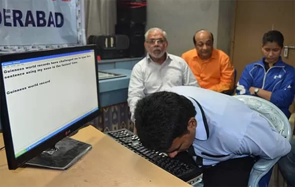 Khurshid Hussein world fastest nose typer