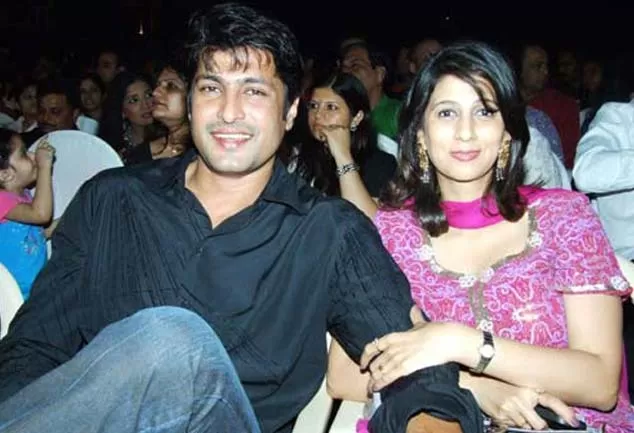 Salil Ankola with his wife