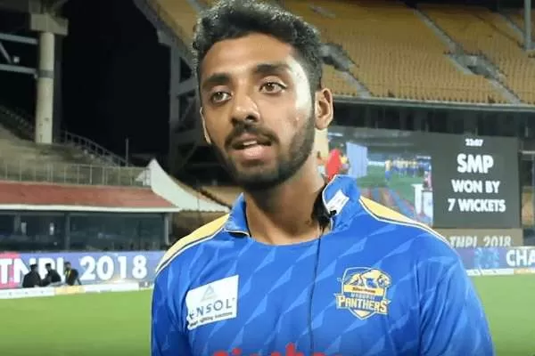 Varun Chakravarthy (वरुण चक्रवर्ती)