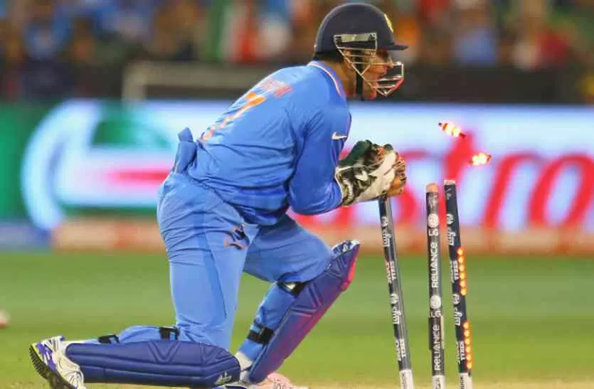 dhoni-stumping