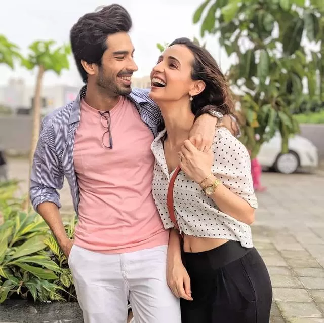 6738 Sanaya Irani And Mohit Sehgal