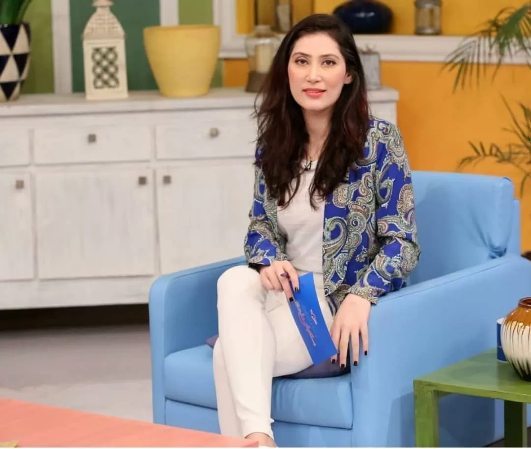 Alveena Agha Banana Video